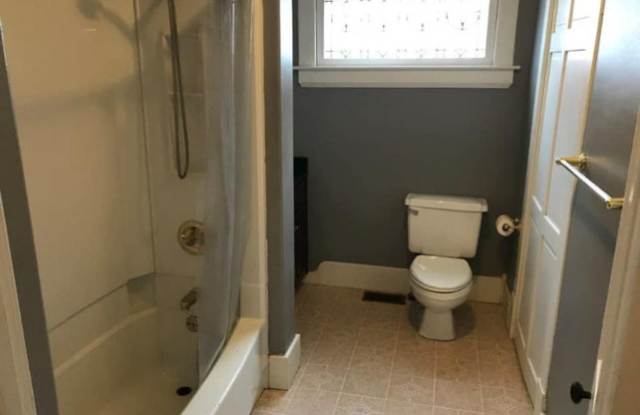 301 N Maple St photos photos