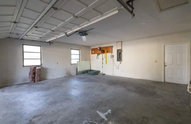 19 Hollyhock Court Gallery 2