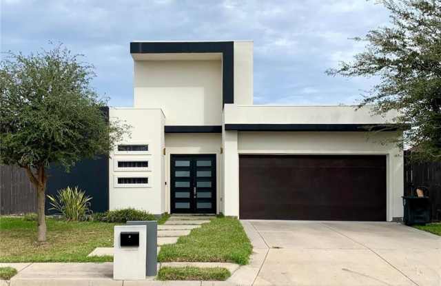 2435 E 7th Avenue - 2435 East 7 Th, Mission, TX 78572