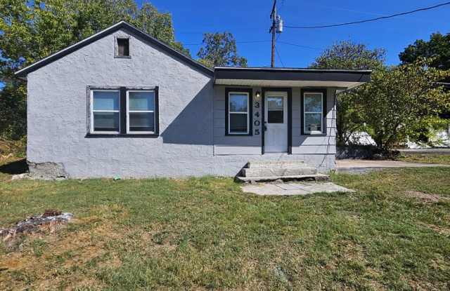 Cute little 2 bedroom with a big yard! photos photos