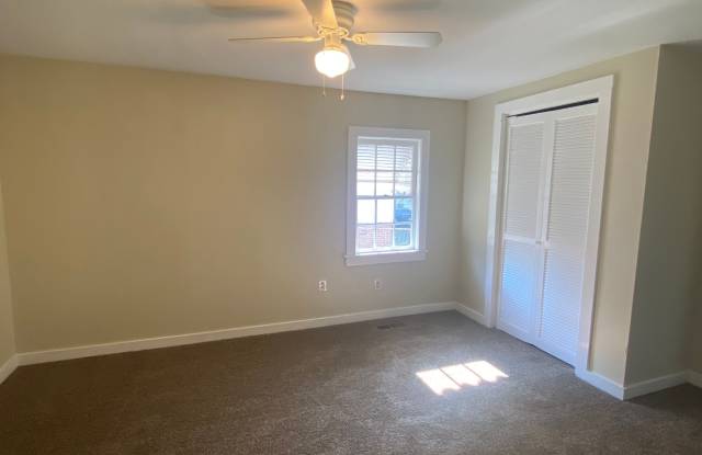 2827 North Walnut Street photos photos