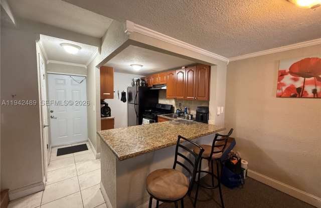 6703 N Kendall Dr Gallery 2