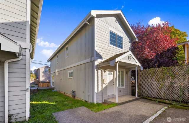 Spacious 3-Bedroom - Modern Comfort and Style in a Prime Location photos photos