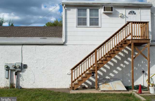 450 E BUTLER AVENUE photos photos