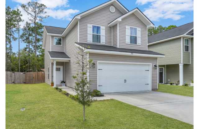 AVAILABLE NOVEMBER (PET FRIENDLY) photos photos