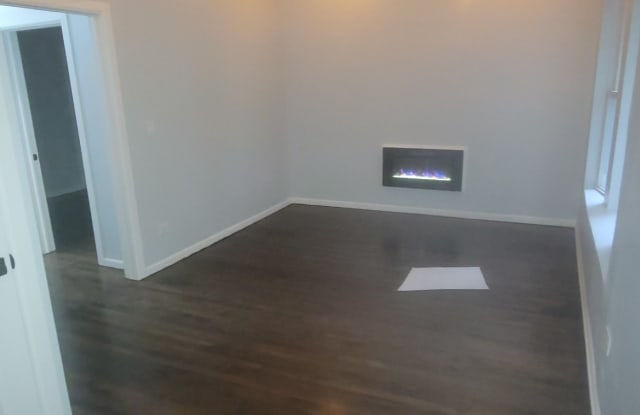 7123 South Rhodes Avenue Gallery 3