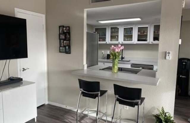 7834 E KEIM Drive Gallery 4
