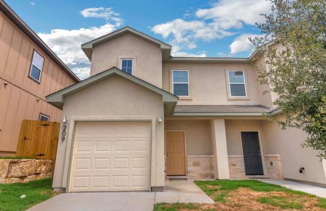 131 Peruna Drive photos photos