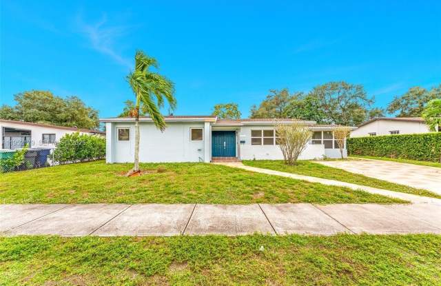 1930 NW 184th St photos photos