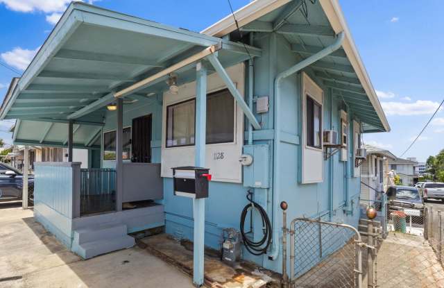 1128 2nd Ave - PETS ALLOWED 2 BD 1 BA 2 PRK Near University of Hawaii - 1128 2nd Avenue, Honolulu, HI 96816