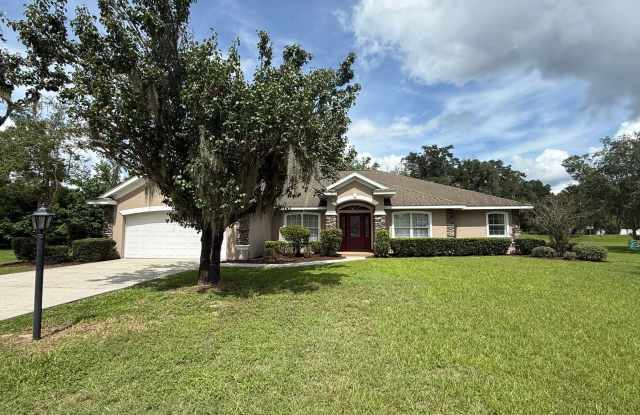 Large 4 bedroom, 3 bathroom, 2 car garage in cul-de-sac Gallery 1