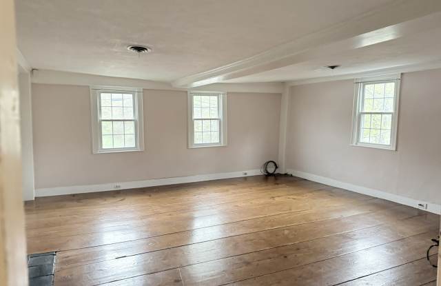 101 Boston Road Gallery 4