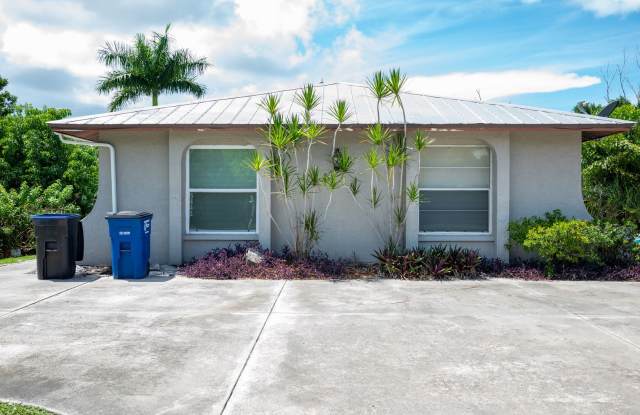 5443 Avenue E photos photos