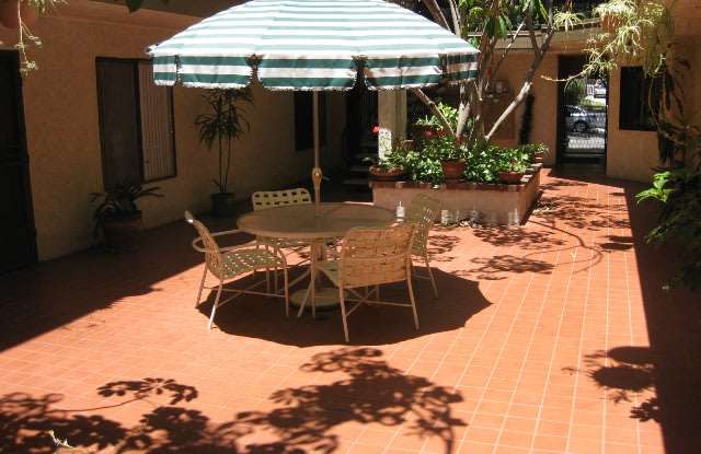2849 E St # 10 Gallery 2