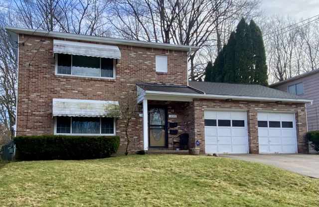 1857-1859 Cromwell Drive - 1859 photos photos