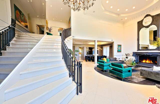 2463 ACHILLES Drive Gallery 4