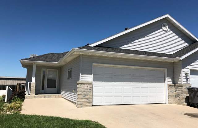 4 bdrm/3 bath Townhome for Rent photos photos