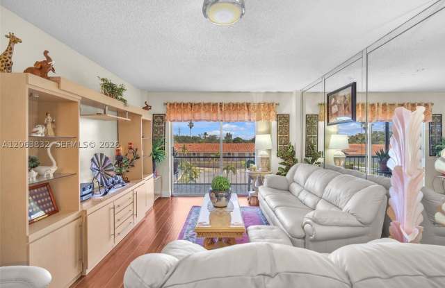 4160 Inverrary Dr Gallery 2