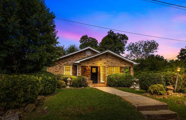 Charming 3 Bedroom, 2 Bathroom house photos photos
