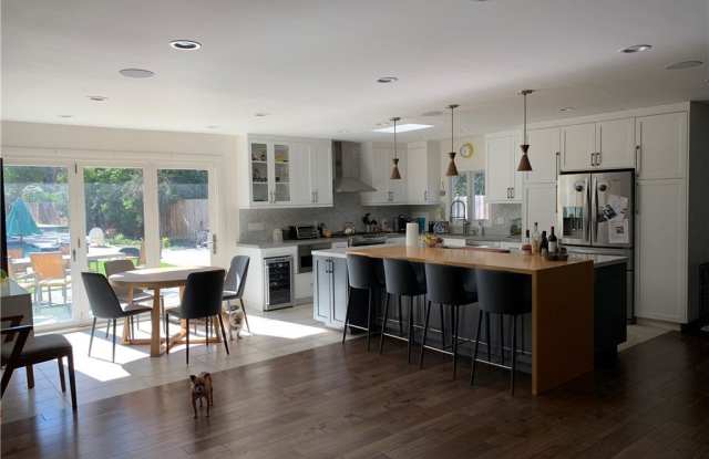 23400 Collins Street photos photos