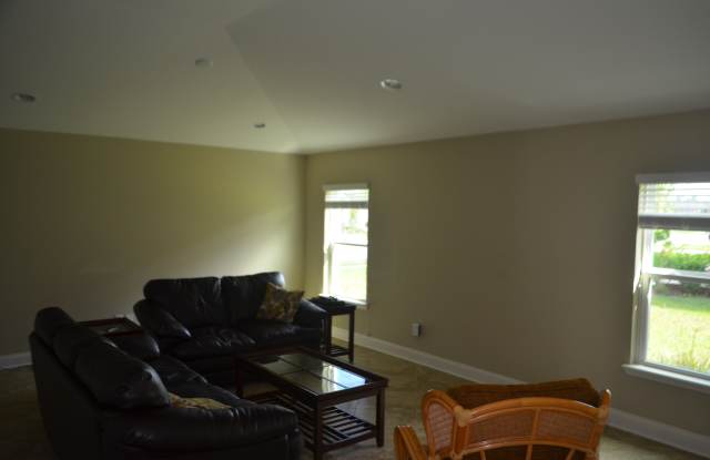 301 Grande Lake Dr Gallery 3