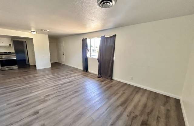 28057 Washington Avenue Gallery 3