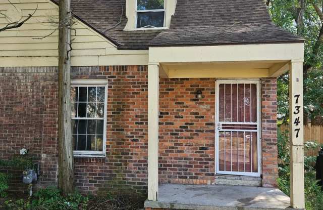 2 bed/ 1 bath Duplex photos photos
