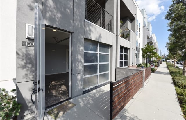 133 Mercer Way - 133 Mercer Way, Costa Mesa, CA 92627