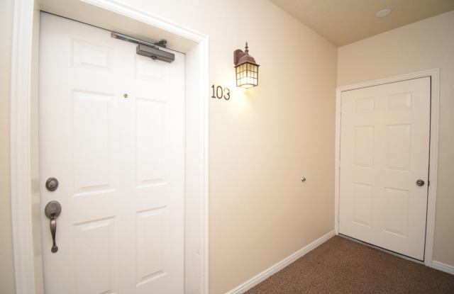 Beautiful 3 Bed Condo with Fantastic HOA and Amenities! Gallery 3
