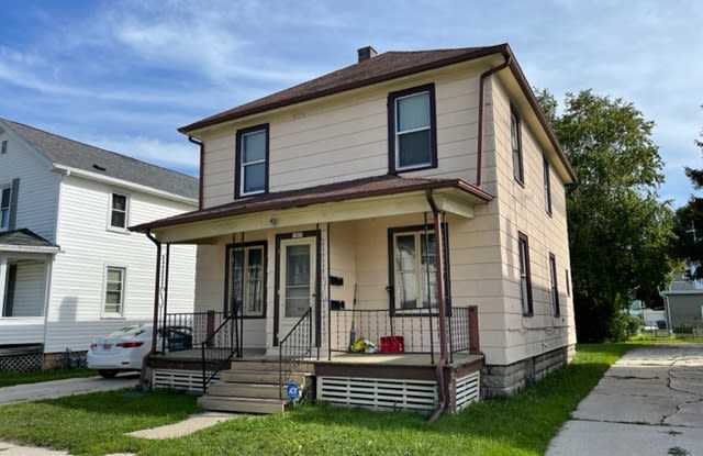 1409A Carl Ave - 1409 Carl Avenue, Sheboygan, WI 53081