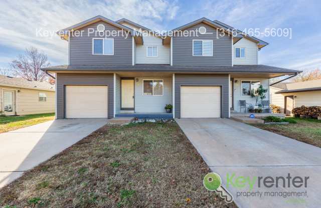 Beautiful 3 Bed 2.5 Bath townhome with easy commute anywhere in town! photos photos