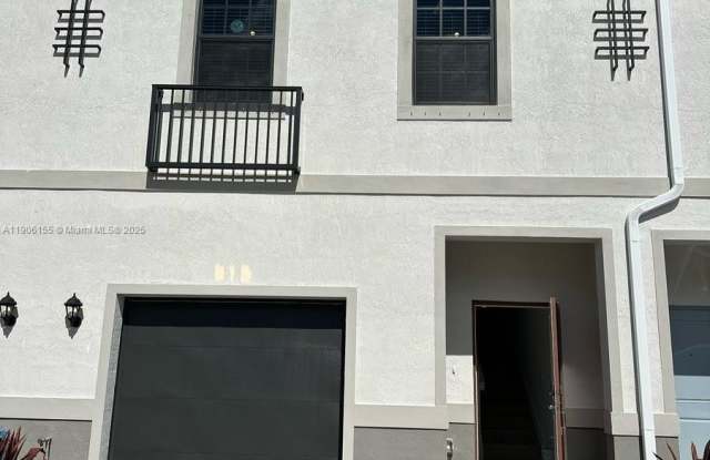 815 SW 11th Way - 815 Southwest 11th Way, Florida City, FL 33034