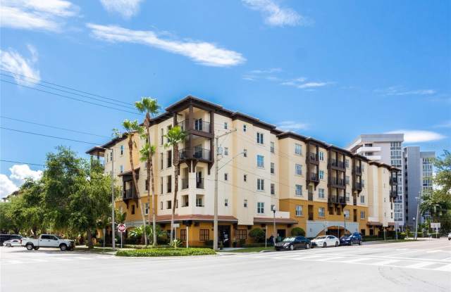 200 4TH AVENUE S photos photos