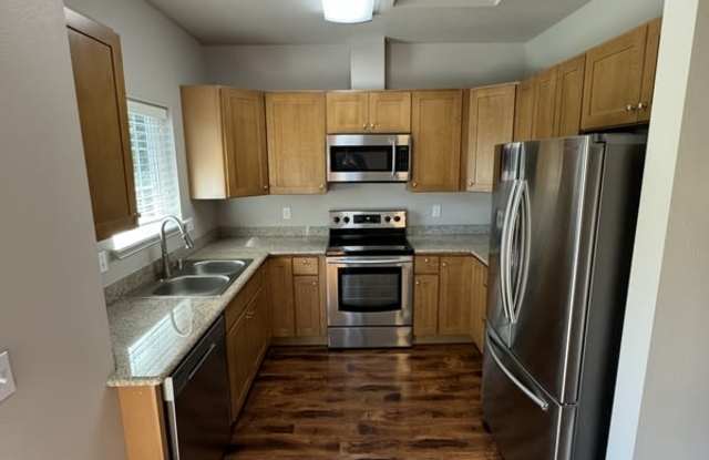 2167 Siddle Loop - 102 photos photos