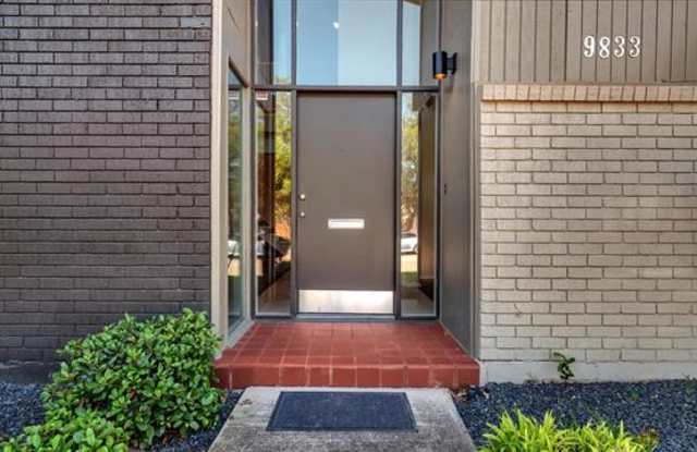 9833 Crest Meadow Drive Gallery 2