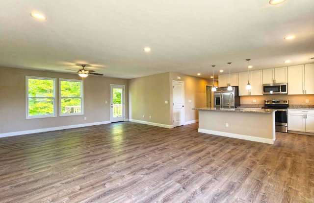 Lovely Newer Home Gallery 3