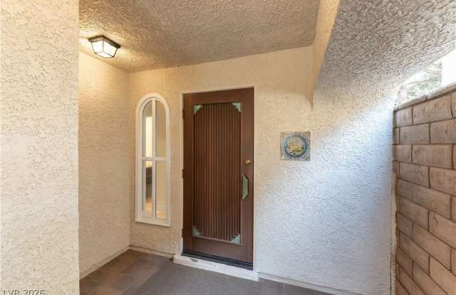 2845 queens courtyard Drive Gallery 3