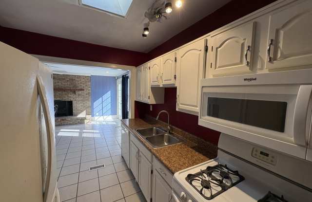1404 Mcarthur Avenue Gallery 4