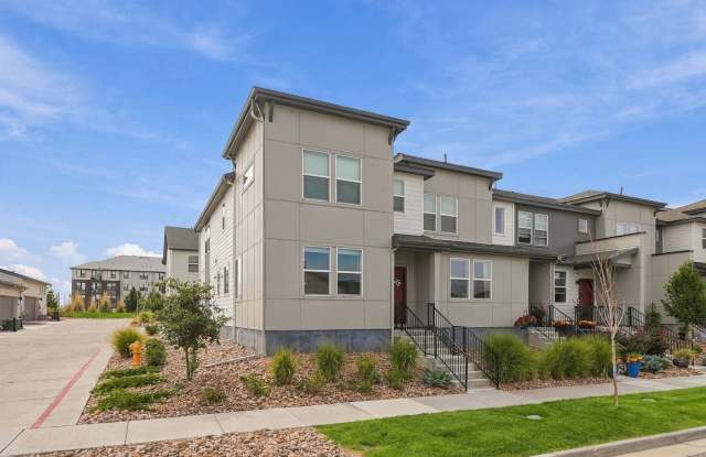 Stunning 3-Bedroom Home Near Denver International Airport | Green Valley Ranch Gallery 3