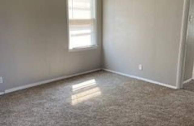5433 Encino Road Gallery 3