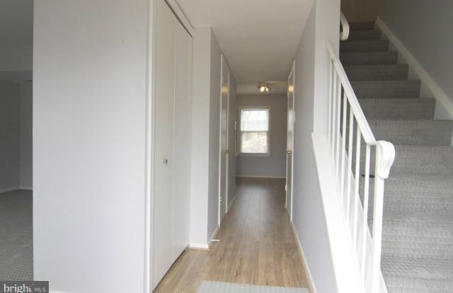 4 CHANTILLY Court Gallery 2
