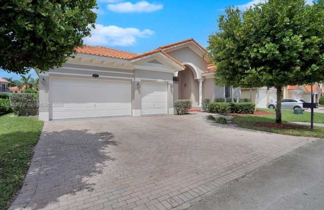 7871 SW 195th Ter photos photos