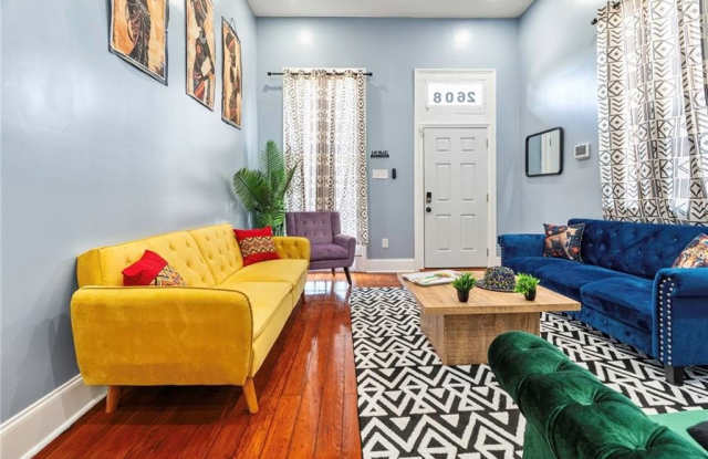 2608 MAGNOLIA Street Gallery 3
