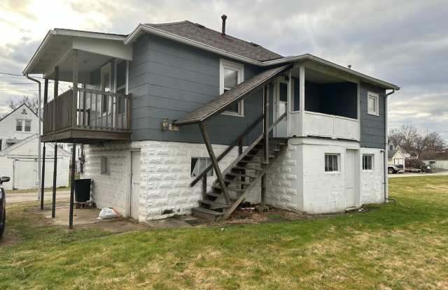 North End Garage Apartment - 3204 Bartlett Street, Parkersburg, WV 26104 North End Garage Apartment - 3204 Bartlett Street, Parkersburg, WV 26104