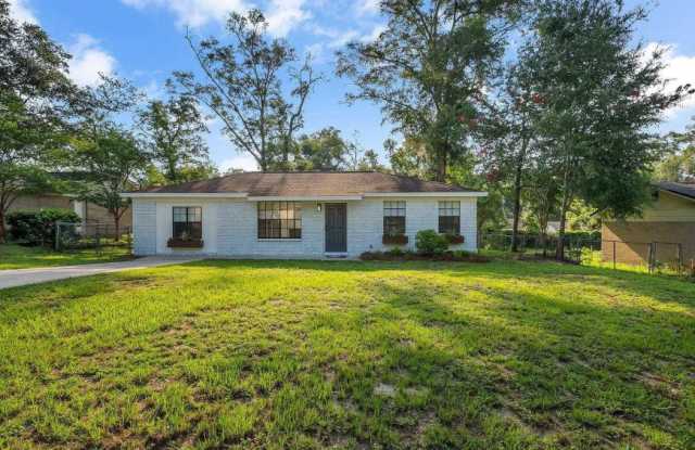5752 Cypress Cir. Gallery 1