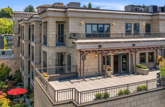 Luxury Penthouse with 600+ Sqft Terrace  Iconic Views photos photos