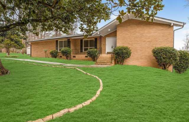 3 Bedroom 2 Bath Gem in Fayette County School District Gallery 1