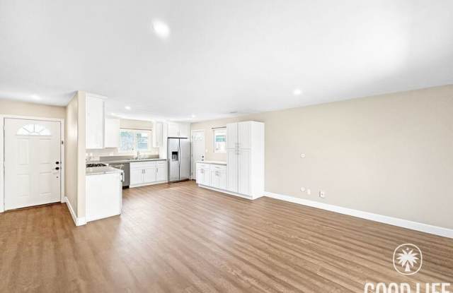 1538 Ionian St Gallery 4