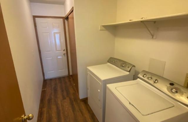 SINGLE FAMILY HOME ON MARIGOLD (APP#120) Gallery 4