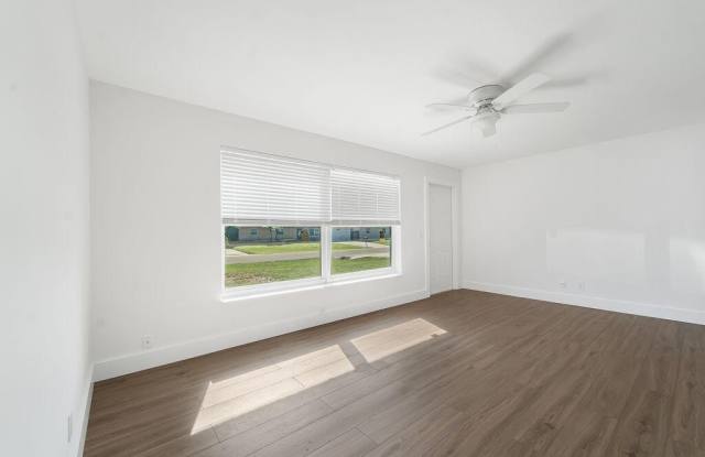 4317 Birdwood Street Gallery 4